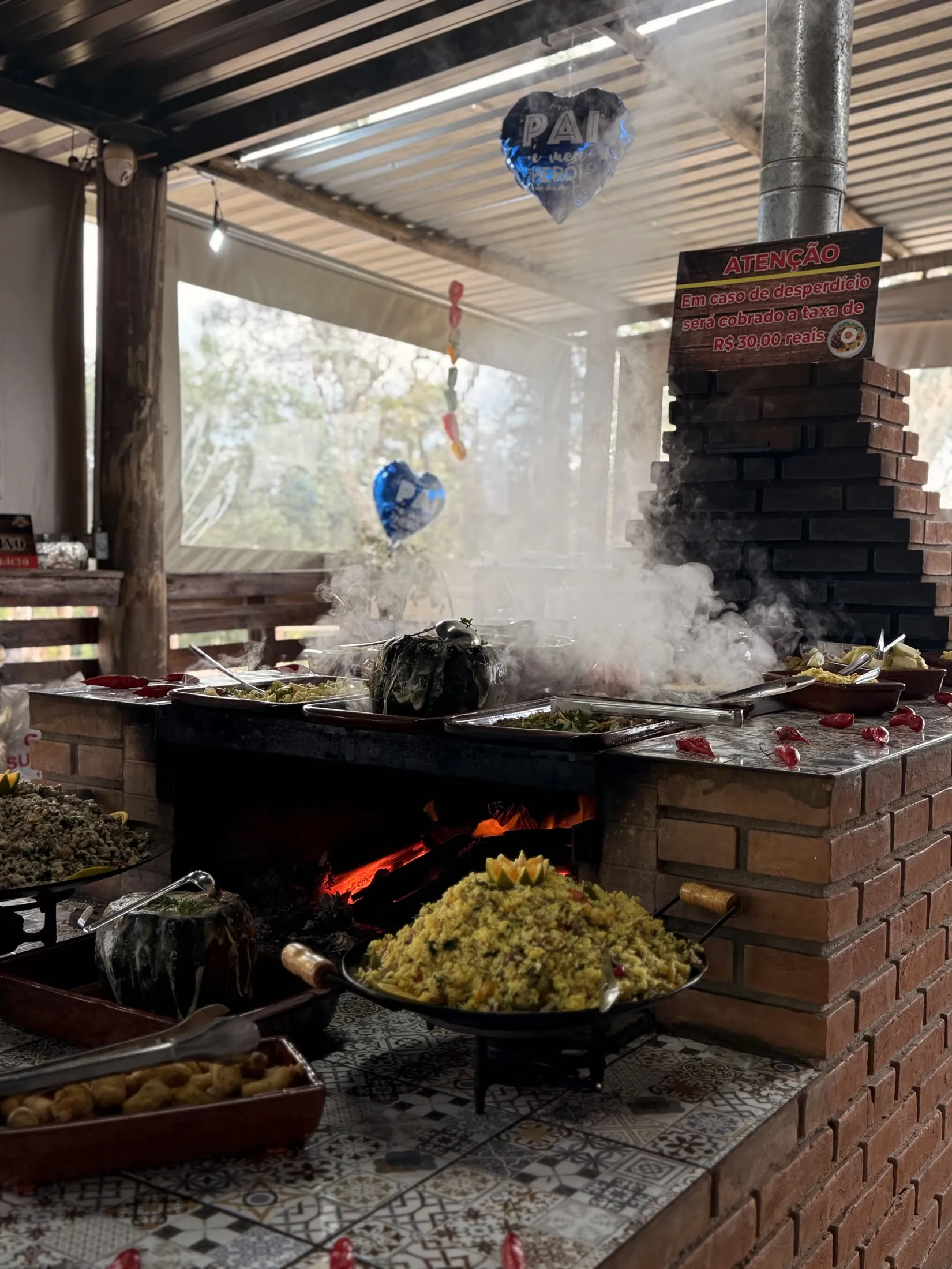 Buffet servido no fogão a lenha
